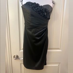 White House Black Market strapless satin dress with sweetheart neckline, size 0